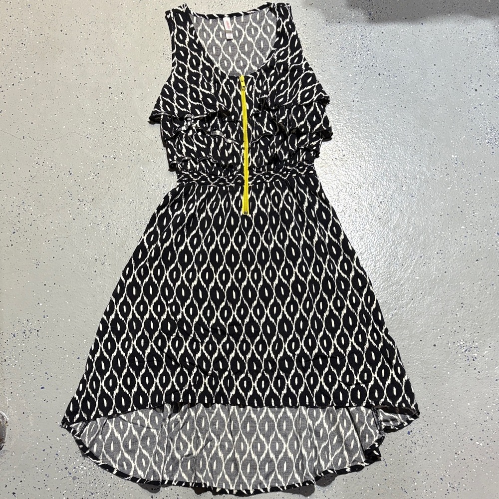 Xhilaration Black White Pattern Ruffle Zip Front High Low Tank Dress sz S
